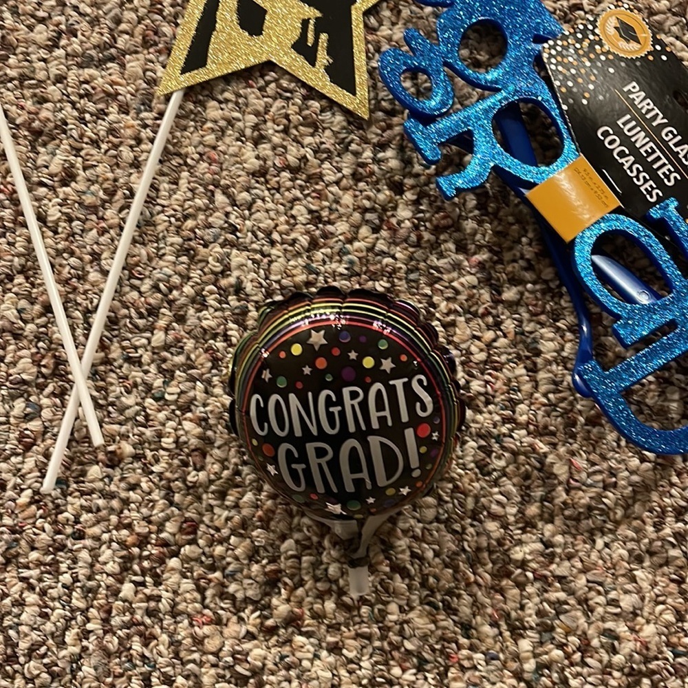 Graduation Items! - Picture 5 of 8